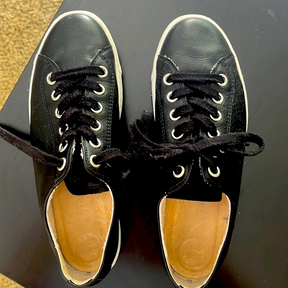 Paul Green leather sneakers. Size 7 1/2 worn a few times.